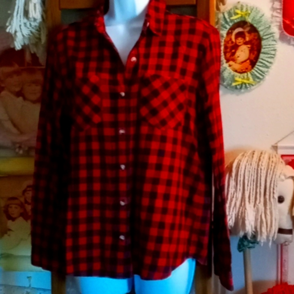 Like New, Red & Black Soft,Flannel,Long Sleeved, Button Down Shirt
